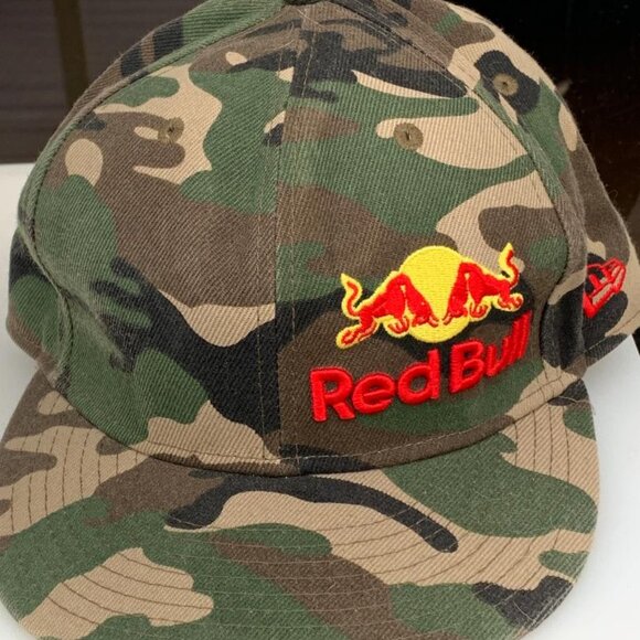 Red Bull Flat Brim Green FITTED (7 3/8) Camo Cap w/ Offset Logo on Crown. - Picture 4 of 9